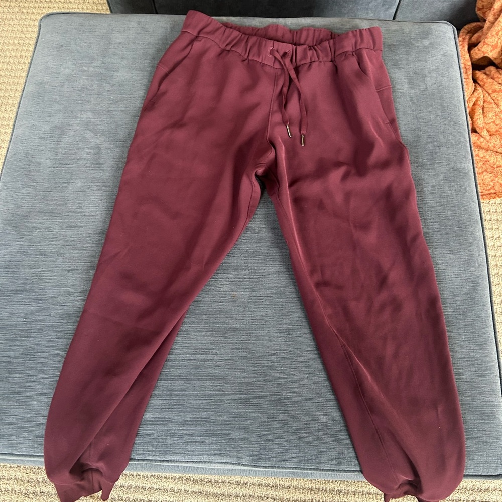 lululemon athletica women’s  Burgundy Joggers with Drawstring Waist